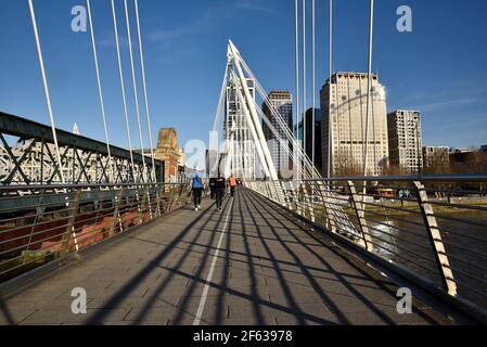 South Bank, London, UK. 29th Mar 2021. UK Weather: clear skies and evening sunshine Credit: Matthew Chattle/Alamy Live News Stock Photo