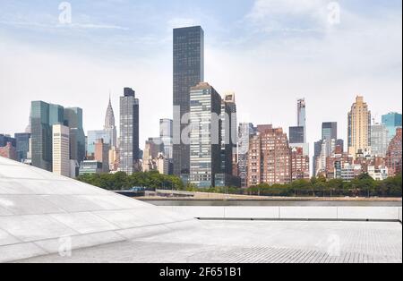 Manhattan skyline seen from Roosevelt Island, New York City, USA. Stock Photo