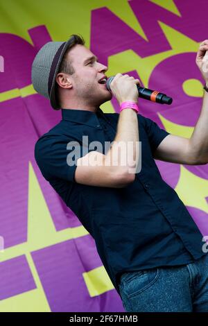 Olly Murs singing live at The Midlands Festival 2010 Stock Photo