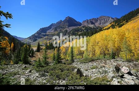 Landscape with the trail to Maroon Bells, Colorado Stock Photo