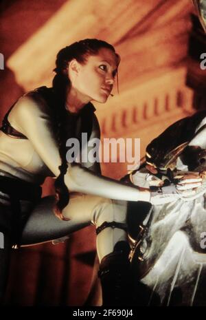 Tomb Raider Angelina Jolie © 2001 Paramount Stock Photo - Alamy