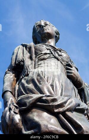 A statue of Highland Mary who was born in Dunoon in 1764 and immortalised by Robert Burns, Scotland National Poet. The statue is the work of D.W. Stev Stock Photo