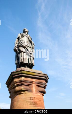 A statue of Highland Mary who was born in Dunoon in 1764 and immortalised by Robert Burns, Scotland National Poet. The statue is the work of D.W. Stev Stock Photo