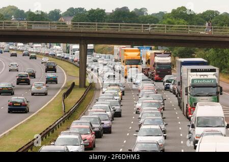 Traffic at a standstill,  M6 motorway between Junction 16/17 near Sandbach. M6 motorway, near Sandbach, Cheshire, UK.  6 Aug 2006 Stock Photo