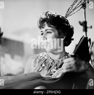 CAROL BURNETT in THE TWILIGHT ZONE (1959). Credit: CBS-TV / Album Stock Photo