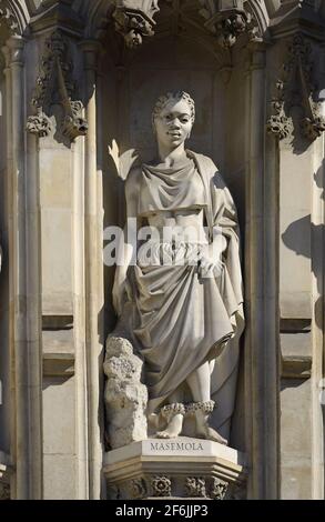 London, England, UK. Westminster Abbey - the Modern Martyrs (Tim Crawley, 1998) statues of ten modern martyrs above main entrance. Manche Masemola (19 Stock Photo