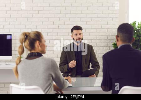 Brainstorming, international business meeting, coaching concept Stock Photo