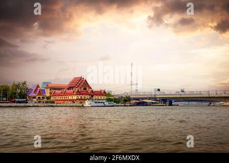 Wat Wimuttayaram temple on Chao Phraya River, Bangkok, Thailand Stock Photo