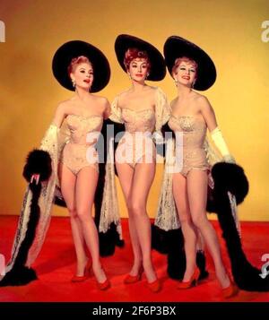 LES GIRLS 1957 MGM film with from left: Mitzi Gaynor, Kay Kendall, Taina Elg Stock Photo