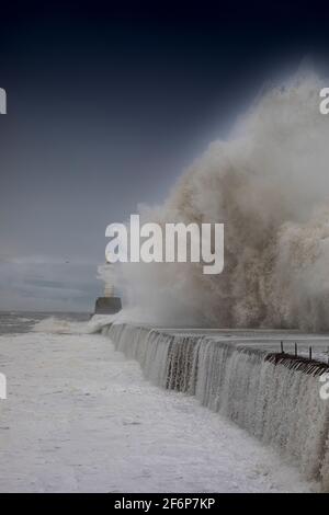 Stormy seas, Aberdeen south breakwater Stock Photo