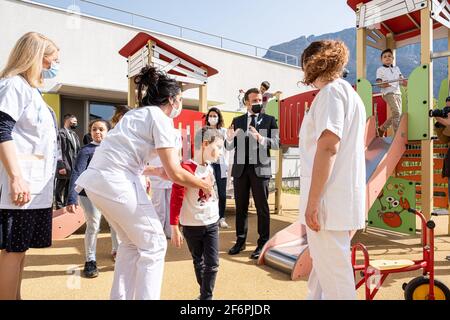 Saint-Egreve, France. 2nd Apr 2021. French President Emmanuel Macron visits the Autism spectrum disorders (ASD) Unit at Alpes-Isere Hospital in Saint-Egreve on the World Autism Awareness Day on April 2, 2021. Photo by KONRAD K./Pool/ABACAPRESS.COM Credit: Abaca Press/Alamy Live News Stock Photo