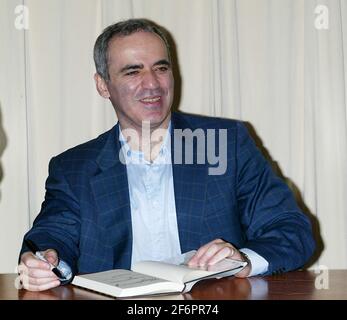 Garry Kasparov signs copies of his new book 'How Life Imitates Chess' at Barnes & Noble in New York on October 18, 2007.  (Photo by Laura Cavanaugh/Sipa USA). Stock Photo