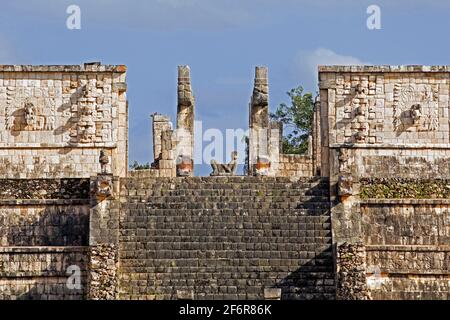 13th century Temple of the Warriors / Templo de los Guerreros, showing Maya chacmool / chac-mool at pre-Columbian city Chichen Itza, Yucatán, Mexico Stock Photo