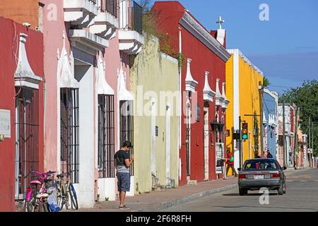 Street with colourful houses in the city Valladolid in Yucatán, Mexico Stock Photo