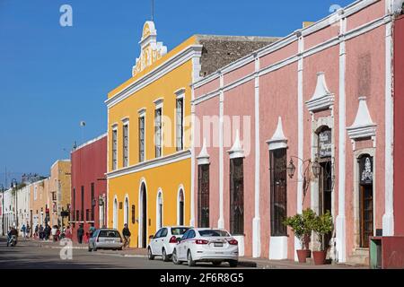 Street with colourful houses and hotel-restaurant in the city Valladolid in Yucatán, Mexico Stock Photo