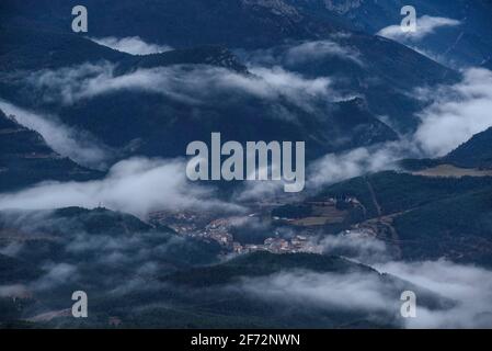 Llobregat valley and Guardiola de Berguedà among morning fogs, seen from the Devesa viewpoint, in Coll de Pal (Catalonia, Spain, Pyrenees) Stock Photo