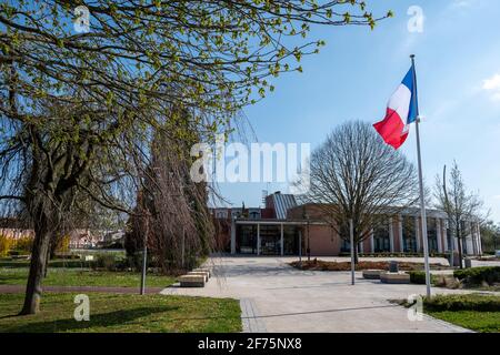 Exterior view of the Montigny-le-Bretonneux town hall, in the Yvelines department, Ile-de-France region, France Stock Photo