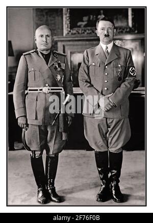 HITLER & MUSSOLINI WW2 Propaganda image of Facist leader Benito Mussolini and Nazi Fuhrer Adolf Hitler during Mussolini's visit to Munich. Date 19 June 1940 Stock Photo