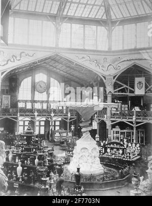 The industrial rate at the industrial exhibition in Kungsträdgården, Stockholm 1866. Molins fountain. In the front, Rörstrand's booth. Stock Photo