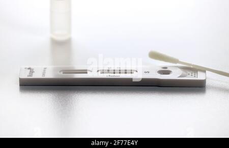 Kaufbeuren, Germany. 05th Apr, 2021. The test cassette of a Corona rapid test (antigen test) is lying in a kitchen. Credit: Karl-Josef Hildenbrand/dpa/Alamy Live News Stock Photo