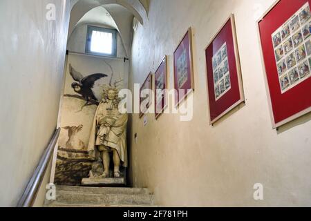 France, Aisne, Château-Thierry, Jean de La Fontaine Museum - city of Chateau-Thierry in the birthplace of the poet and writer, statue (19th century plaster) of Jean de La Fontaine by sculptor Gabriel Seurre in the grand staircase Stock Photo