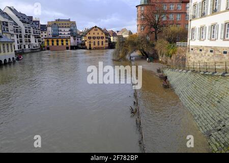France, Bas Rhin, Strasbourg, old town listed as World Heritage by UNESCO, Ill river in flood, old coolers that became a hotel, a former Hôtel de la Monnaie that became a Saint Thomas school Stock Photo