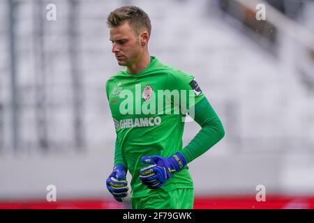 ANTWERPEN, BELGIUM - APRIL 5: goalkeeper Ortwin de Wolf of Royal Antwerp during the Jupiler Pro League match between Royal Antwerp and RSC Anderlecht Stock Photo