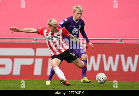 Philipp Max (PSV) and Kasper Lunding Jakobsen (Heracles) during Eredivisie football PSV-Heracles Almelo on April 4, 2021 in Eindhoven, Netherlands Credit: SCS/Soenar Chamid/AFLO/Alamy Live News Stock Photo