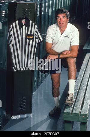 SYRACUSE, NEW YORK, USA, OCTOBER 1986 - NCAA Lacrosse referee in locker room. Stock Photo