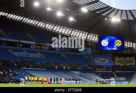 Manchester, UK. 06th Apr, 2021. Football: Champions League, Manchester City - Borussia Dortmund, knockout round, quarter-finals, first leg at Etihad Stadium. The teams line up before the match. Credit: Lindsey Parnaby/dpa/Alamy Live News