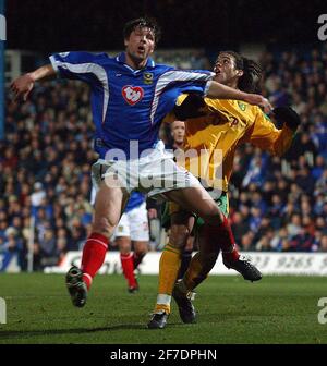 PORTSMOUTH V NORWICH ARJAN DE ZEEUW AND MARK RIVERS PIC MIKE WALKER 2003 Stock Photo