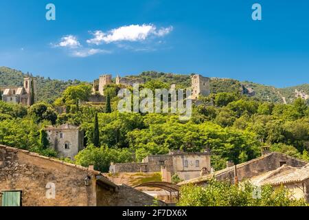 Goult in Provence, village perched on the mountain, typical street Stock Photo