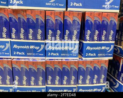 https://l450v.alamy.com/450v/2f7ed48/reynolds-wrap-aluminum-foil-2f7ed48.jpg