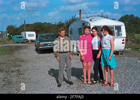 teenagers at a Travellers site, October 1985, Dublin, Ireland Stock Photo