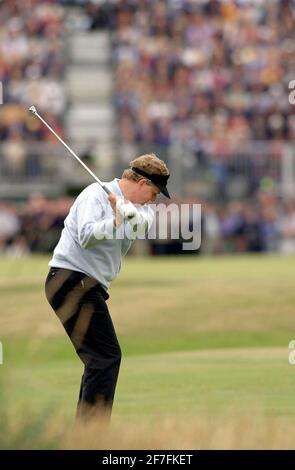 BRITISH OPEN GOLF CHAMPIONSHIP LYTHAM  JULY 2001   COLIN MONTGOMERY PLAYING A SHOT FROM THE ROUGH Stock Photo