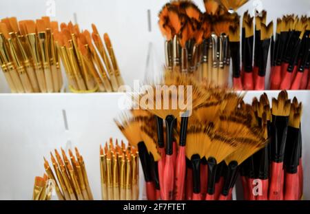 Art tools set fan paintbrush hi-res stock photography and images - Alamy