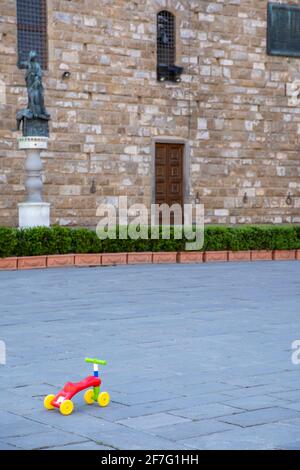 Florence, Italy. 31st Mar, 2021. (3/31/2021) Covid-19 lockdown in Italy, Florence is in the high-risk red zone, Piazza della Signoria deserted (Photo by Federico Neri/Pacific Press/Sipa USA) Credit: Sipa USA/Alamy Live News Stock Photo