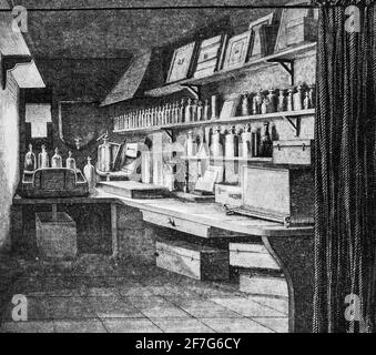 photographie,cabinet laboratoire pour la production des surfaces sensibles ,le magazin pitoresque par edouard  charton,1870 Stock Photo
