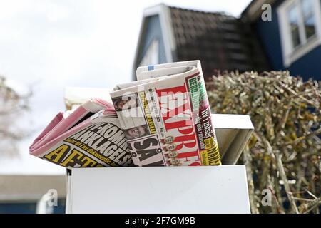 The evening newspapers Aftonbladet and Expressen are now daily newspapers.  As of this week, the newspapers have a press release at 6 pm for the paper  newspaper and the editors change to