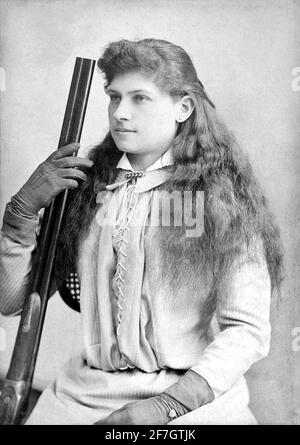 Annie Oakley. Portrait of the famous American sharpshooter, Annie Oakley  (b. Phoebe Ann Mosey, 1860-1926) , c. 1880. Stock Photo