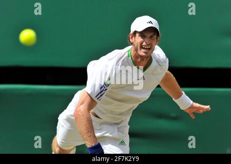 WIMBLEDON 2011. 7th Day. ANDY MURRAY DURING HIS MATCH WITH RICHARD GASQUET. 27/6/2011. PICTURE DAVID ASHDOWN Stock Photo