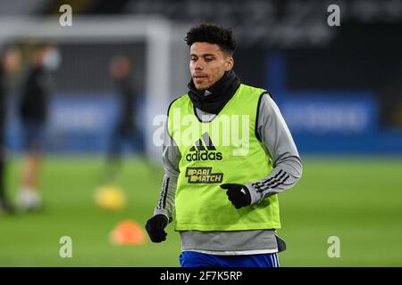 Leicester assina com James Justin até 2024