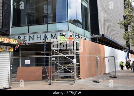 Oxford Street, London, UK. 8th Apr 2021. The former Debenhams flagship store on Oxford Street is boarded up. Credit: Matthew Chattle/Alamy Live News Stock Photo