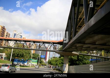 salvador, bahia, brazil - february 5, 2021: pedestrian walkway is seen on avenue ACM in the city of Salvador. *** Local Caption *** Stock Photo