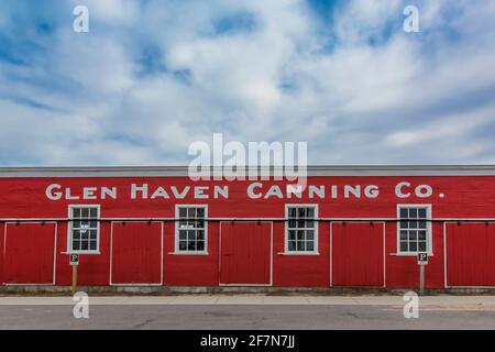 Glen Haven Canning Co. building, now the Great Lakes Boathouse Museum, in historic Glen Haven Village in Sleeping Bear Dunes National Lakeshore along Stock Photo