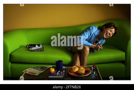 Australian Writer Kathy Lette .....photographed in London.pic David Sandison 18/10/2001 Stock Photo