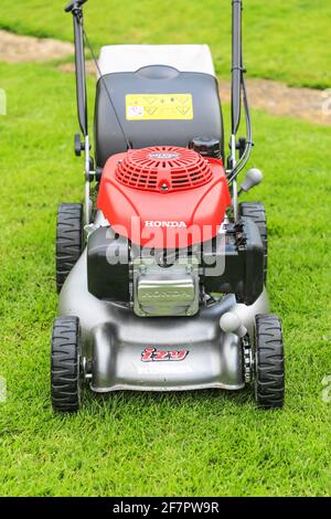 Honda izy self discount propelled lawn mower