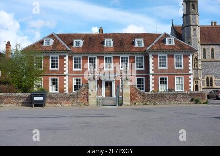 Sarum College in Salisbury Cathedral Close, Wiltshire. Centre of Theological learning. Built in 1677 and long been attributed to Christopher Wren. Stock Photo