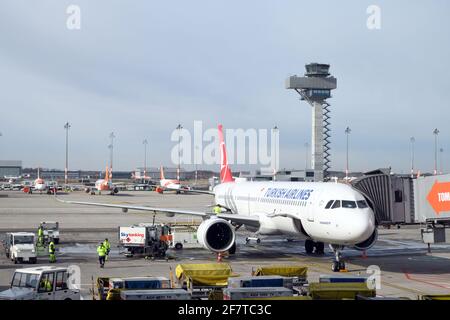 TC-JPC Turkish Airlines, Airbus A320-232 named HASANKEYF at Berlin Airport Stock Photo