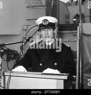 Lieutenant at sea of the 1st class van der Sluijs Commander Hr.Ms. Seal ...